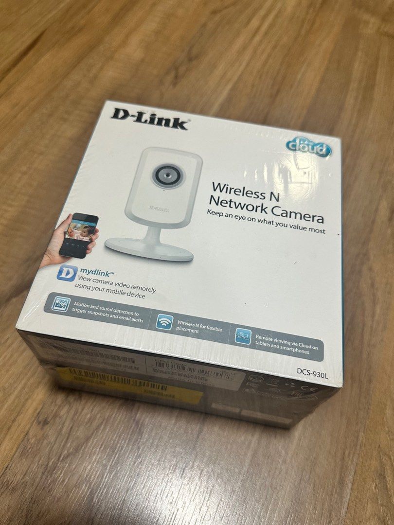 D-Link DCS 930L (Category: Security Systems & CCTV Cameras) located in Makati City. Submitted by zumrah (Listing ID 1304579892, Image 2). Description: Never opened Search specs online.