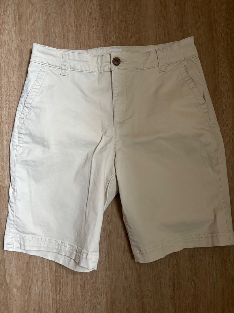 GAP women s khaki shorts off white US size 4 Women s Fashion Bottoms Shorts on Carousell