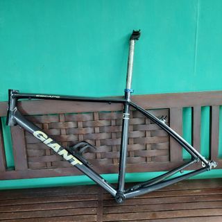 Giant Escape R3 bicycle frame