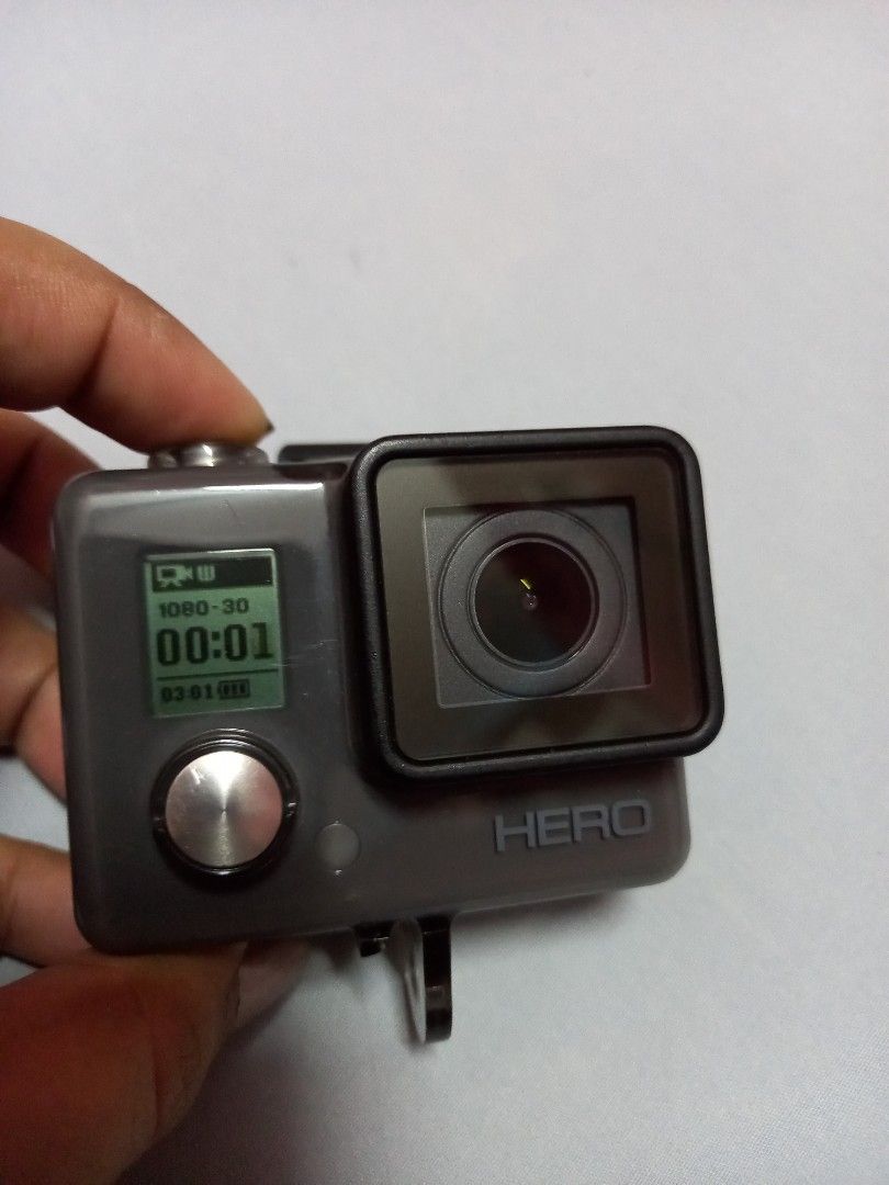 go pro hero (Category: Video Cameras) located in Quezon City. Submitted by nicoleshop96984 (Listing ID 1236370233, Image 1). Description: in good condition like new inclusion : usb charger, bag case for safety. issue : putol lang yung sa connection sa ilalim ng case yun lang issue nasa 3rd picture makikita yung issue. sa greenhills or shoppe nakakabili ng case. sa mismong go pro no issue 😊 malinaw ang video recordings provide your own sD card..