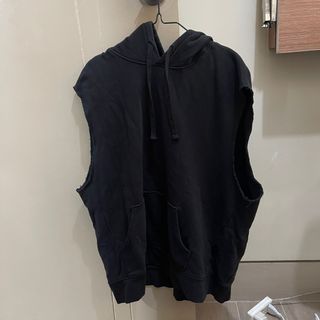 H&M black sleeveless hoodie