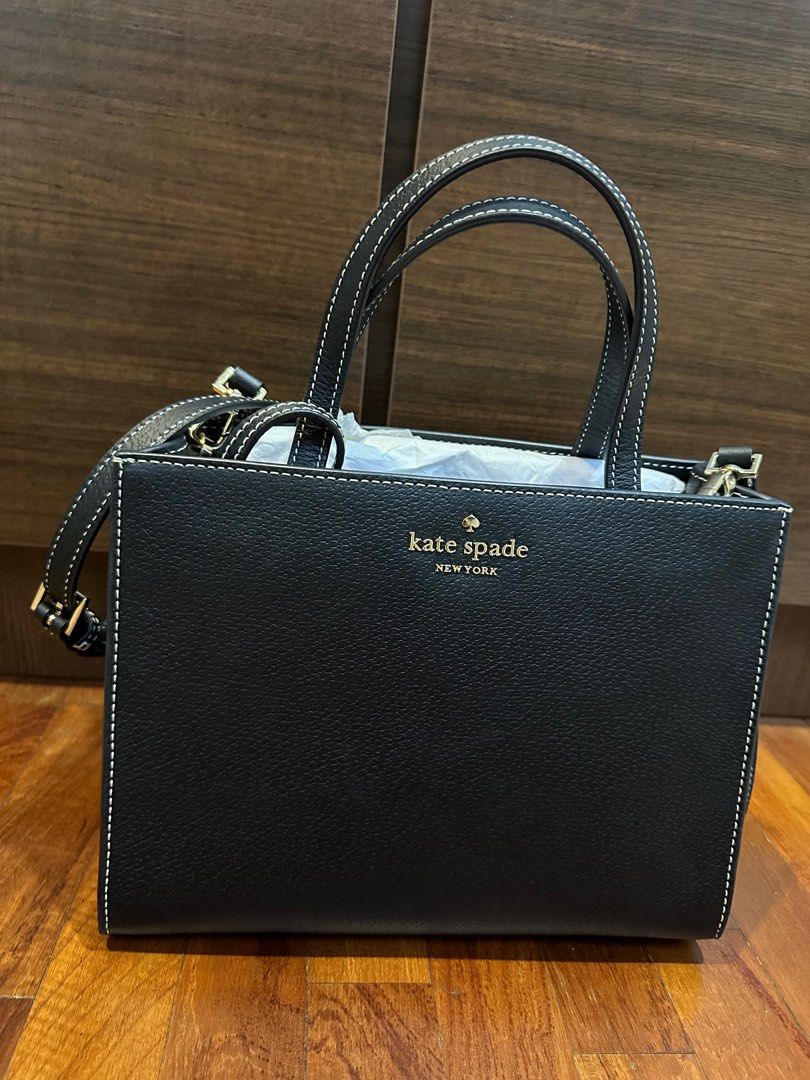 Kate spade black Thompson street Sam in black