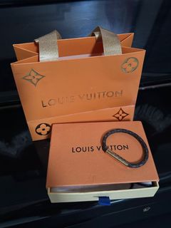(Kategori: ) berada di . Dikirim oleh seela_preloved (ID iklan 1304497053, Gambar 1). Deskripsi: .