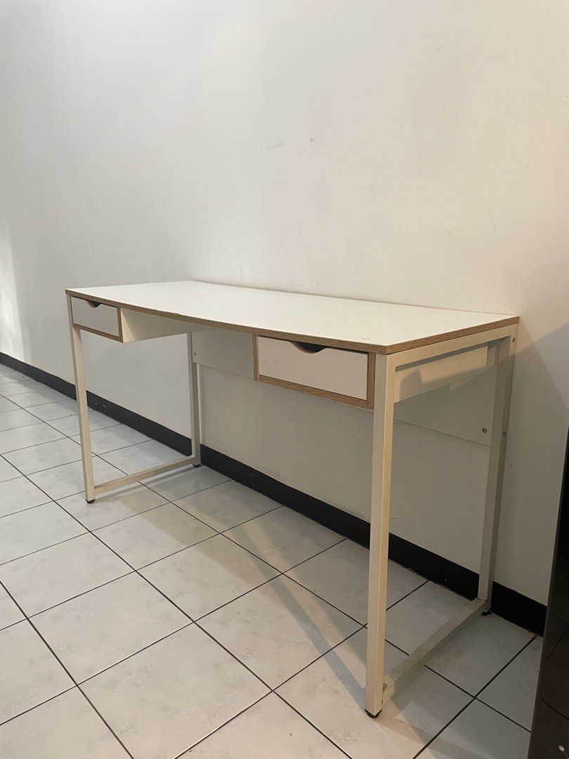 Meja informa, Perabotan Rumah di Carousell