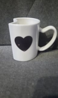 Mug ceramic 4x3" heart shaped white black