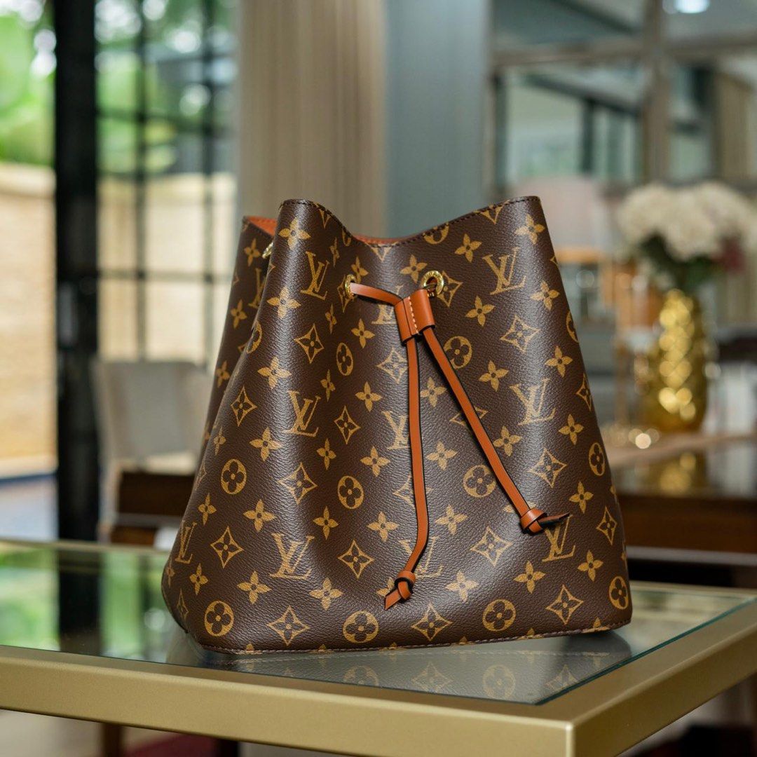 Never Been Used. LV Neonoe Monogram Caramel 2022 Barang Mewah Tas Dompet di Carousell