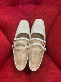 Nude Mary Janes Size US 7 Mendrez
