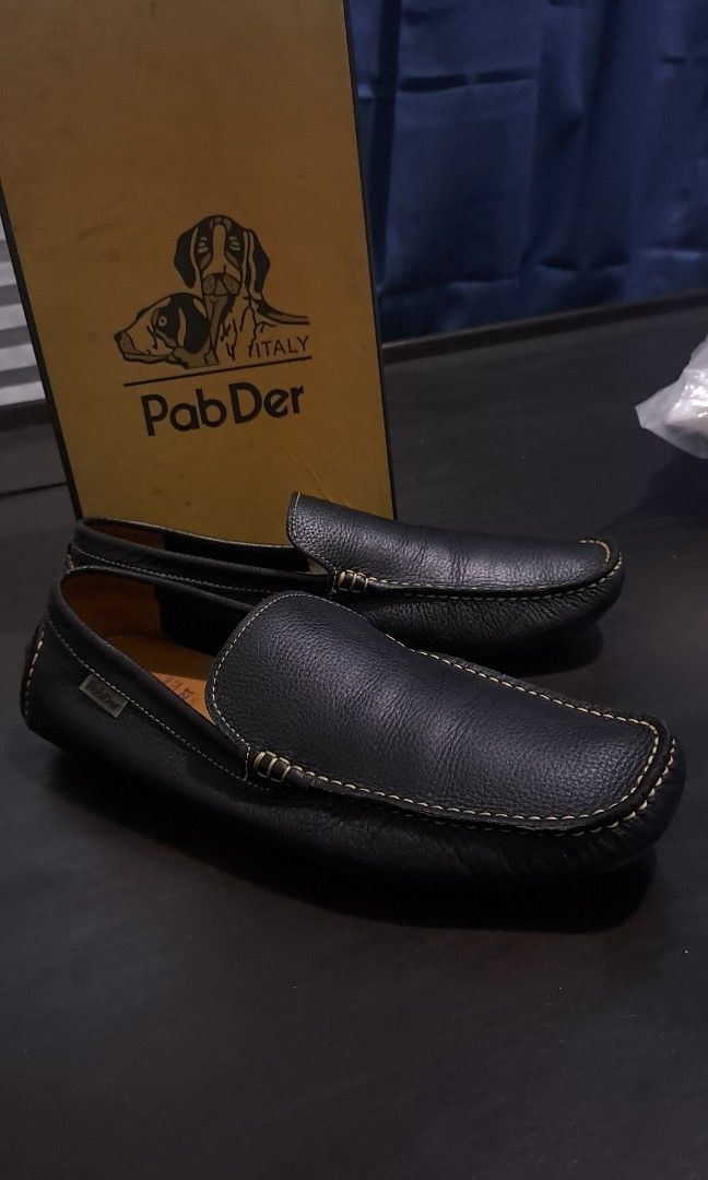 Pab der shoes (used once for a wedding) (Category: Casual Shoes) located in Mandaluyong City. Submitted by goodthriftfinds67 (Listing ID 1304460971, Image 1). Description: price is negotiable for any questions please message me.