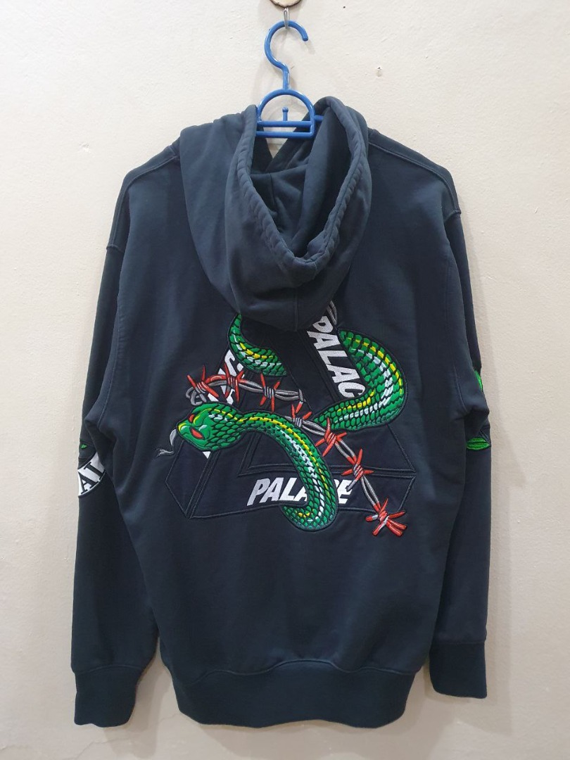 Palace Hesh Mit Black Hoodie Size S Men s Fashion Tops Sets Hoodies on Carousell