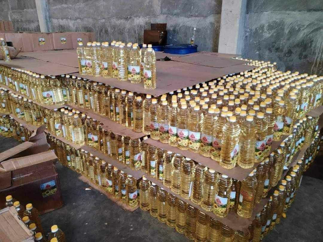 S5 premium refined sunflower (Category: Spice & Seasoning) located in Manila. Submitted by saguittarian06 (Listing ID 1304598096, Image 1). Description: S5 Premium Refined Sunflower Oil OMEGA 3 GOLD 1 LITER COOKING OIL NOT USED OIL PWEDENG PWEDE ANG BULK!!! PWEDENG PWEDE DIN ANG PER BOX!!! 15 PCS PER BOX / 1 LITRE PER BOTTLE BOX ON HAND ➡️Deliver within the day cod within metro manila and nearby province. ➡️Sf shoulder by the buyer 📞For faster t