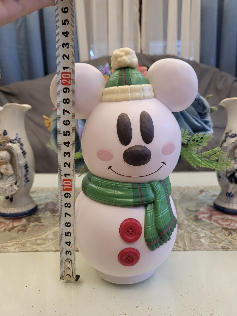 Tokyo Disney SnoSnow Snowman Mickey Case/Display (Category: Character Goods) located in San Fernando. Submitted by jpmarketplace2023 (Listing ID 1304471538, Image 2). Description: 💚 All items are authentic from Japan. 💛 MOP: GCash (❌️ GCash Protect) 🩵 MOD: LBC only (❌️ S. Checkout, COD, COP) 💙 Meet-up: Vista Mall, San Fernando, Pampanga 💜 All items are on-hand. 🧡 First to pay gets the item first. ❤️ Breakable items are packed with care and 