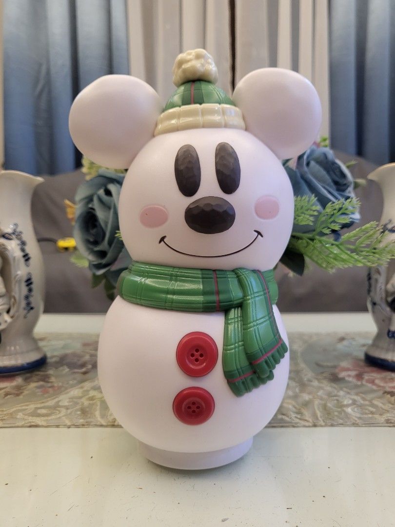 Tokyo Disney SnoSnow Snowman Mickey Case/Display (Category: Character Goods) located in San Fernando. Submitted by jpmarketplace2023 (Listing ID 1304471538, Image 1). Description: 💚 All items are authentic from Japan. 💛 MOP: GCash (❌️ GCash Protect) 🩵 MOD: LBC only (❌️ S. Checkout, COD, COP) 💙 Meet-up: Vista Mall, San Fernando, Pampanga 💜 All items are on-hand. 🧡 First to pay gets the item first. ❤️ Breakable items are packed with care and 
