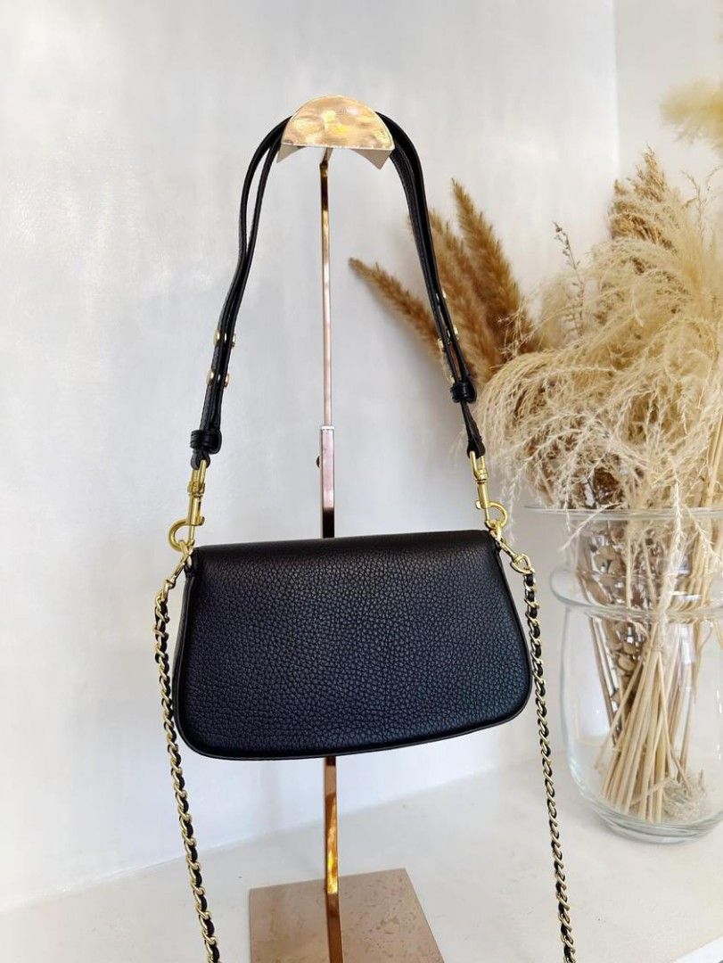 TORY BURCH BRITTEN SHOULDER/SLING BAG (Category: Luxury Bags & Wallets) located in Dasmarinas. Submitted by lovedbyleslee (Listing ID 1272383954, Image 3). Description: ⭐TORY BURCH BRITTEN CONVERTIBLE BAG⭐ ✅US BOUGHT, 💯original, moneyback guaranteed ✅PH Onhand, last stock na lang🙂 ✅with paper bag.