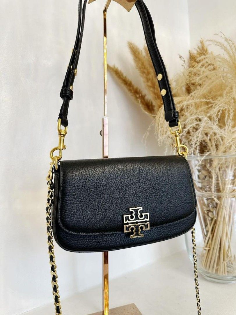 TORY BURCH BRITTEN SHOULDER/SLING BAG (Category: Luxury Bags & Wallets) located in Dasmarinas. Submitted by lovedbyleslee (Listing ID 1272383954, Image 2). Description: ⭐TORY BURCH BRITTEN CONVERTIBLE BAG⭐ ✅US BOUGHT, 💯original, moneyback guaranteed ✅PH Onhand, last stock na lang🙂 ✅with paper bag.