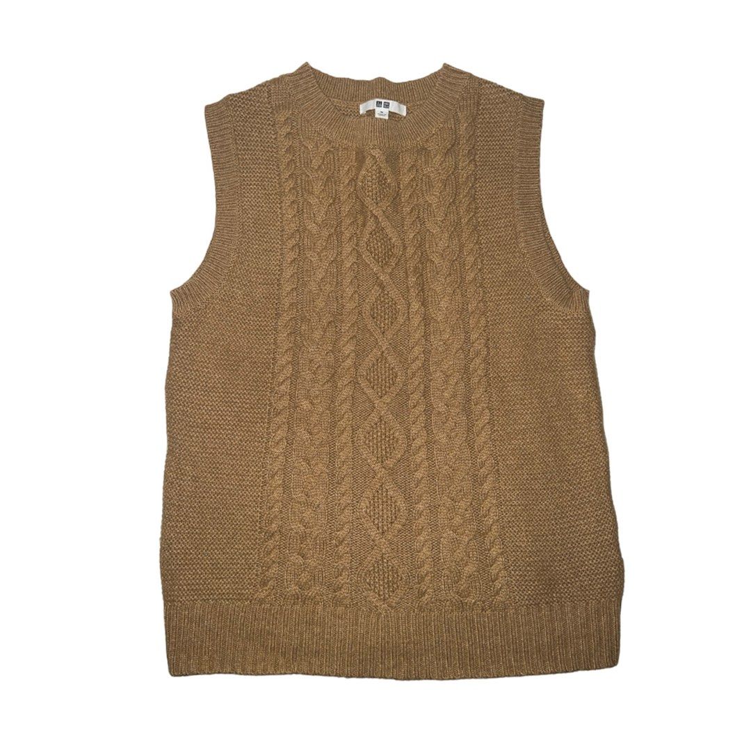 Uniqlo Brown Vest (Category: Sleeveless) located in Manila. Submitted by florescant (Listing ID 1304532226, Image 1). Description: - size m on tag. W: 16.5 L: 22 - used only once, still in good condition. will slight himulmol (see last photo) - all actual photos are already posted.