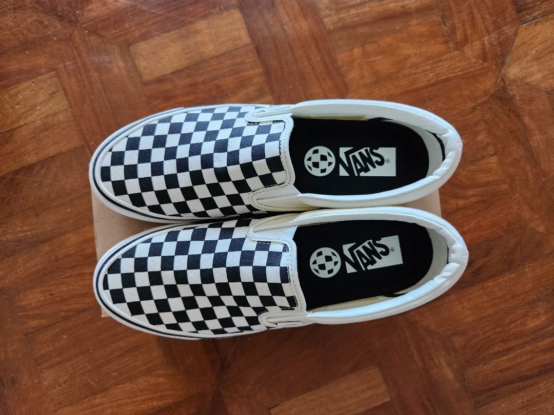 Vans Slip-On Reissue 98 (Category: Sneakers) located in Makati City. Submitted by nikoooooooooo (Listing ID 1304478172, Image 2). Description: Vans Slip-On Reissue 98 Checkerboard Marshmallow VN000CTCKIG US 11/UK10/EU44.5/29cm Used once Bought May 17, 2024 Used May 18, 2024 Selling for ₱4,000.00 (SRP ₱5,498.00) RFS: loose on my ankles. A bit wider in the ankles compared to Anaheims. See last pic for comparison vs Anaheim. Meetups: Greenbelt, Maka