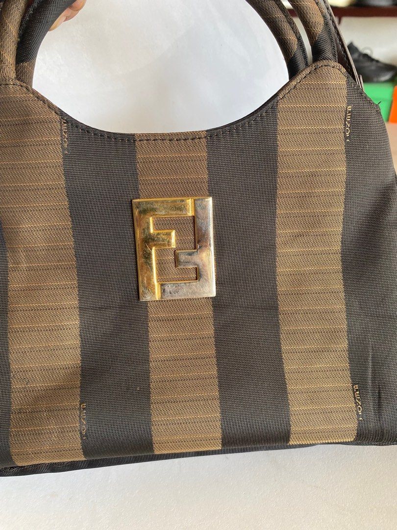 Vintage Fendi 2 Way (Category: Luxury Bags & Wallets) located in Bacolod City. Submitted by novymaesel14868 (Listing ID 1304615583, Image 3). Description: Vintage Fendi 2Way Hobo Size Small Excellent Condition Super Ganda Sa Personal .