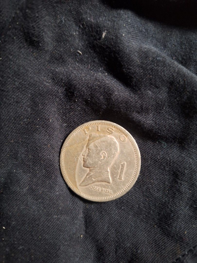1972 OLD COINS 1 Peso Coins (Category: Currency) located in Tarlac. Submitted by superpyooo (Listing ID 1304670063, Image 1). Description: .
