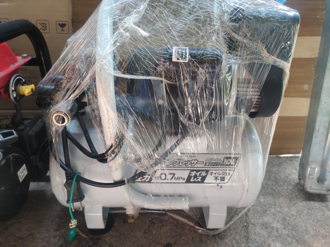 Aspack Honda generator and Compressor (Category: Construction Tools & Equipment) located in Manila. Submitted by everythinghasaprice (Listing ID 1304768970, Image 3). Description: For sale Honda holiday generator And Air Compressor Made in Japan Both Good condition / Working 110v.