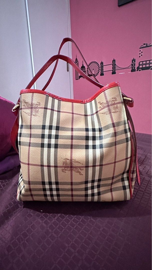 Authentic burberry purse sale store