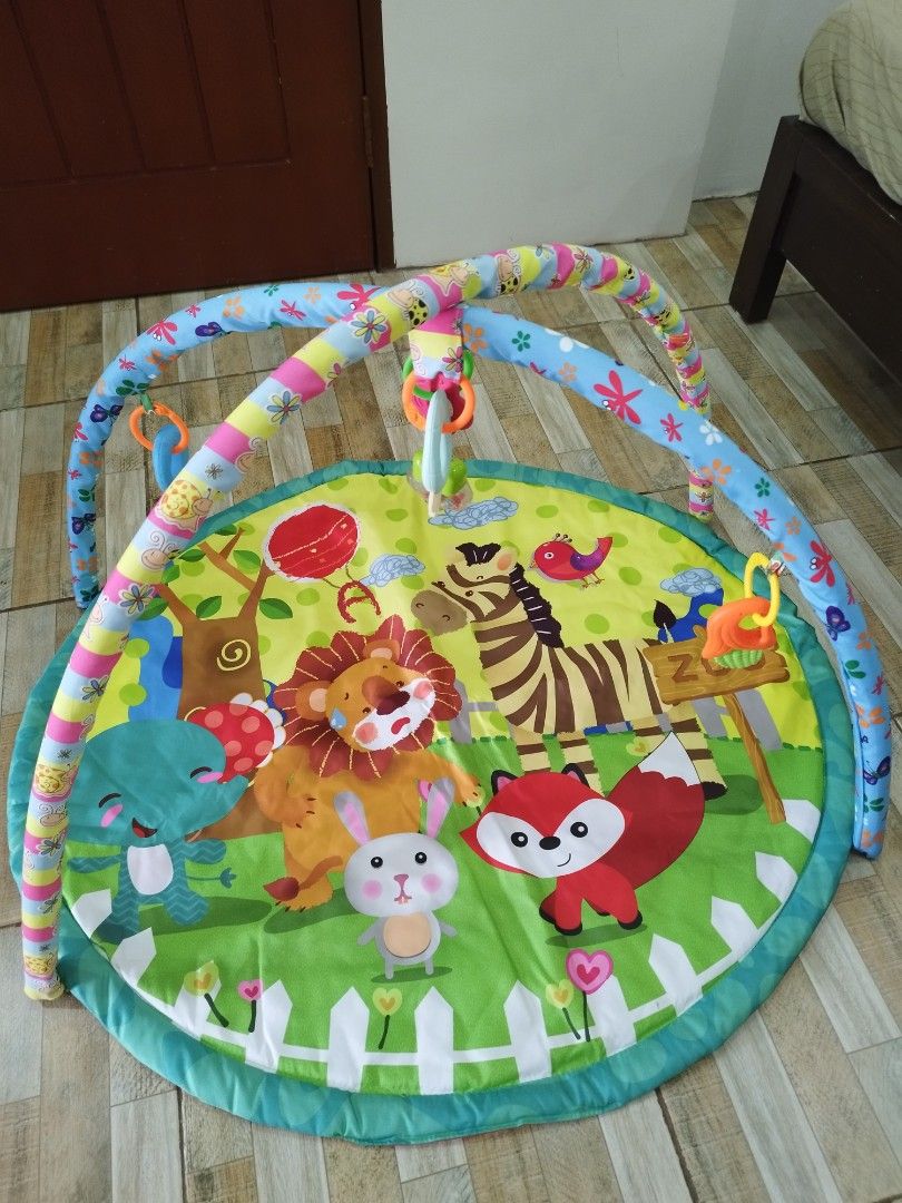 Baby Activity Play Gym Playmat (Category: Infant Playtime) located in Manila. Submitted by camillec02 (Listing ID 1304665825, Image 2). Description: BRAND NEW nadumihan lang cover dahil sa pagtago pero all in good condition ☺️.