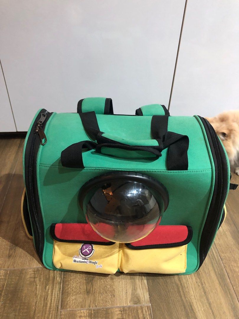 Backpack (Category: Homes & Other Pet Accessories) located in Singapore. Submitted by taraus25 (Listing ID 1304667594, Image 4). Description: Nice backpack for cat to bring them out for outing or grooming .