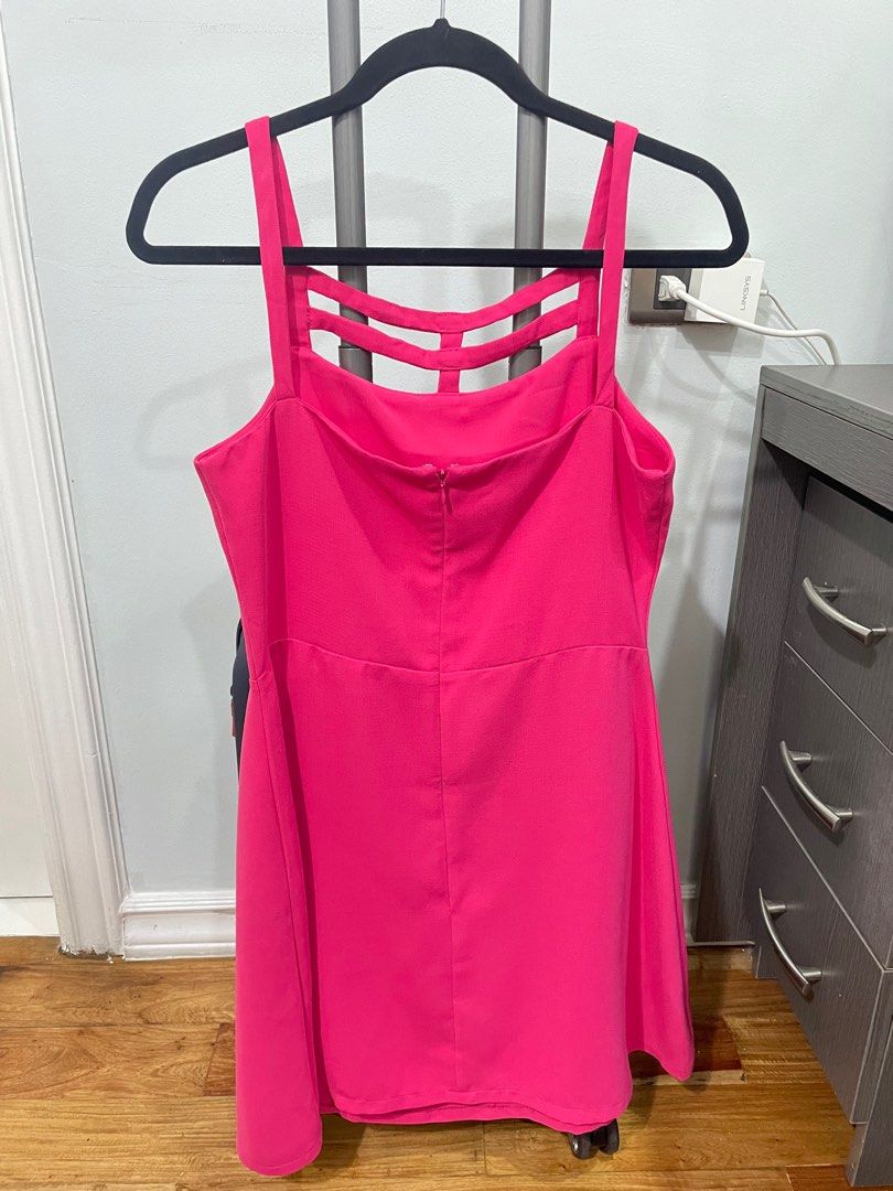 Bayo Hot Pink Dress (Category: Dresses) located in Muntinlupa City. Submitted by chloe123_ (Listing ID 1304745677, Image 3). Description: .