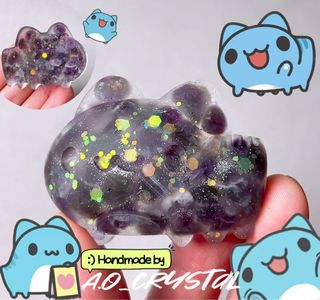 💜Bugcat Capoo Amethyst Stone Purple 💜 $60 ❤️, 😆 Can be used as a decorative piece or carried around, both are great 😍 (💖 Shop owner carefully designed and handmade 🫶🏻 Seeing it makes me so happy 😆) Bugcat Capoo cafes exist, plush toys exist, but have never seen a crystal Bugcat Capoo before 😍😍 So cute 😍😍😍 Really miss the cakes and coffee at Capoo's cafe 🍰 Hahaha64217607175939110