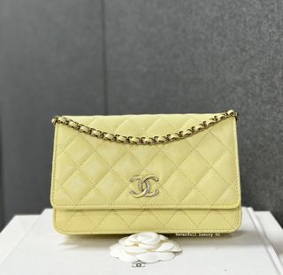 (Category: ) located in . Submitted by neverfull_luxury_sg (Listing ID 1304680810, Image 1). Description: .