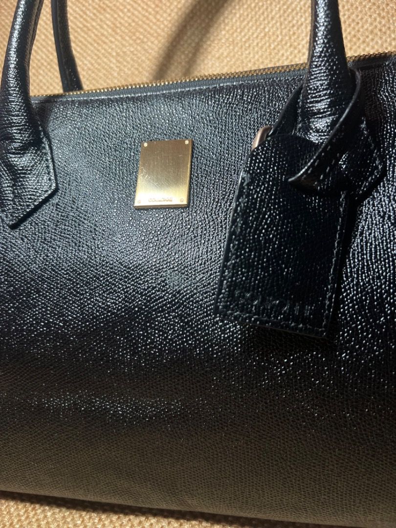 Couronne Bag (Category: Luxury Bags & Wallets) located in Makati City. Submitted by your_personal_shopper24 (Listing ID 1304781704, Image 3). Description: Couronne Bag from Japan.