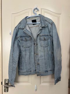(Category: ) located in . Submitted by wardrobe-b (Listing ID 1304648899, Image 1). Description: .