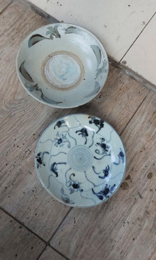 Dua piring kramik kuno, Antik, Pajangan di Carousell