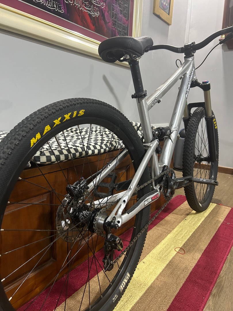 Giant slopestyle dirt jump 26 inch Sports Equipment Bicycles Parts Bicycles on Carousell