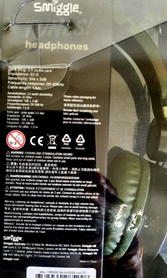 Headphones453200136351918080