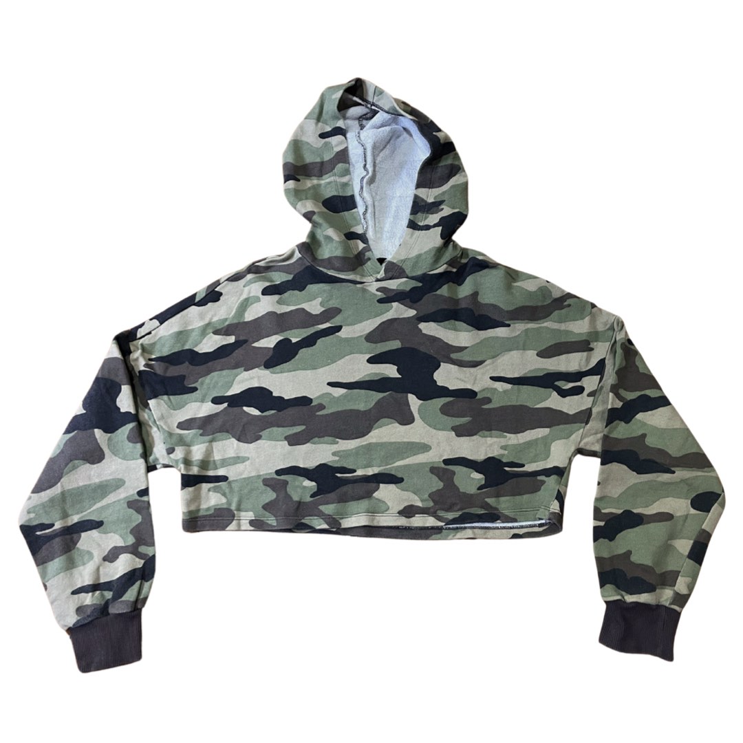 H&m camo sweater 2025