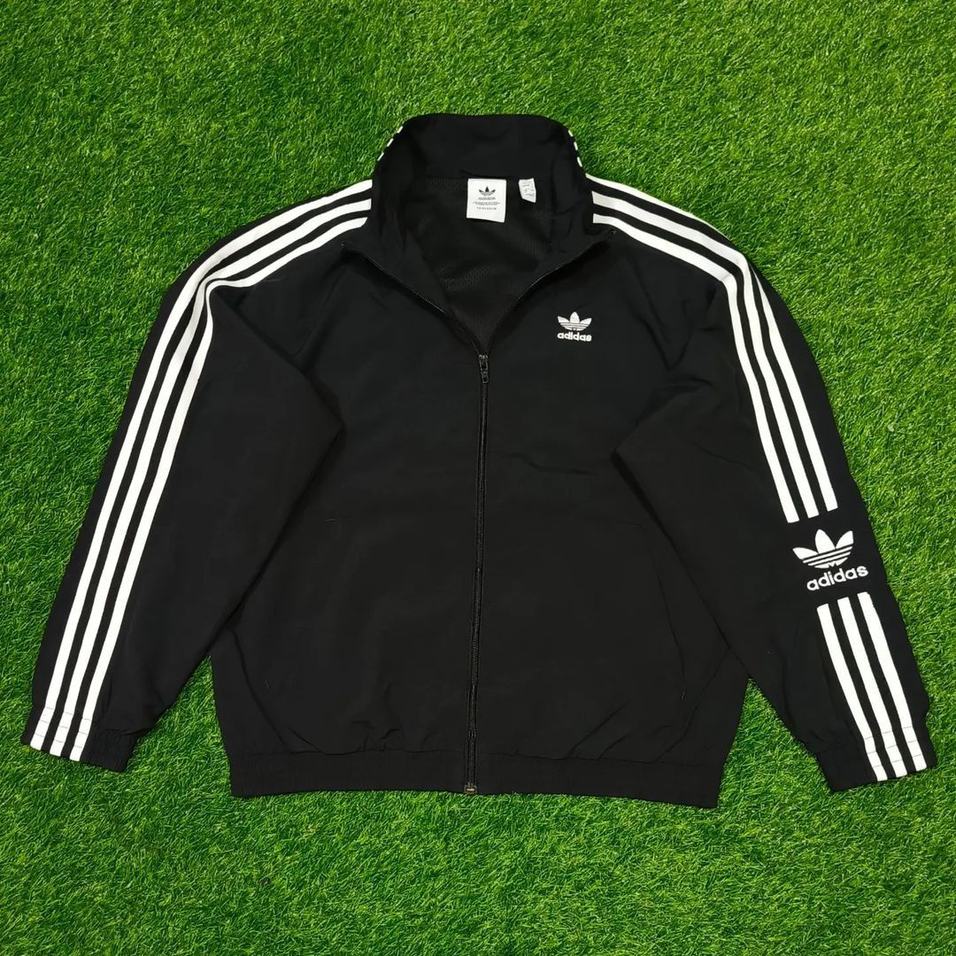 Jaket addidas 2025