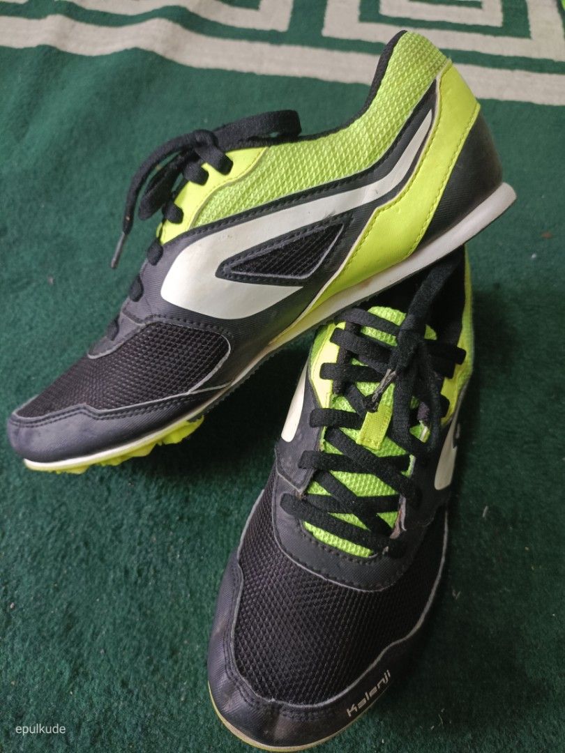 Spikes kalenji on sale