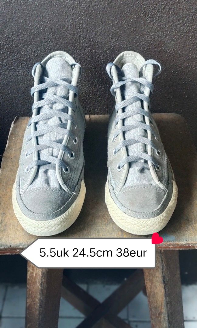 Kasut Converse Unik