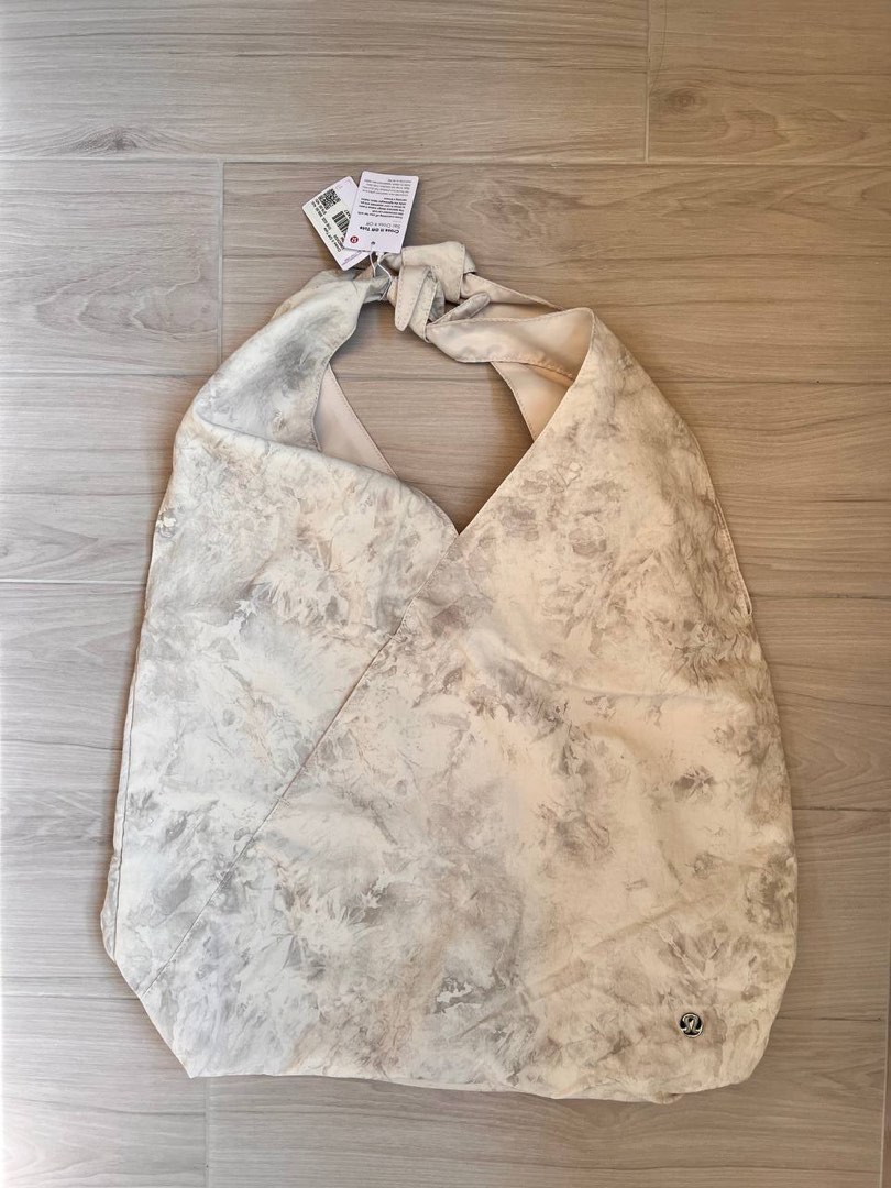 Lululemon Cross It Off Tote Bag 20L Women s Fashion Bags Wallets Tote Bags on Carousell