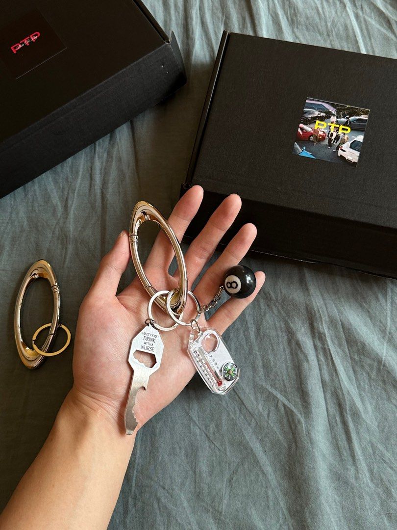 Oakley keychains online