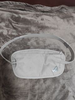 PACSAFE belt bag RFID safe