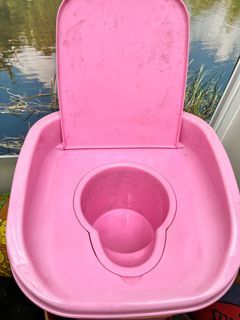 Pink potty trainer