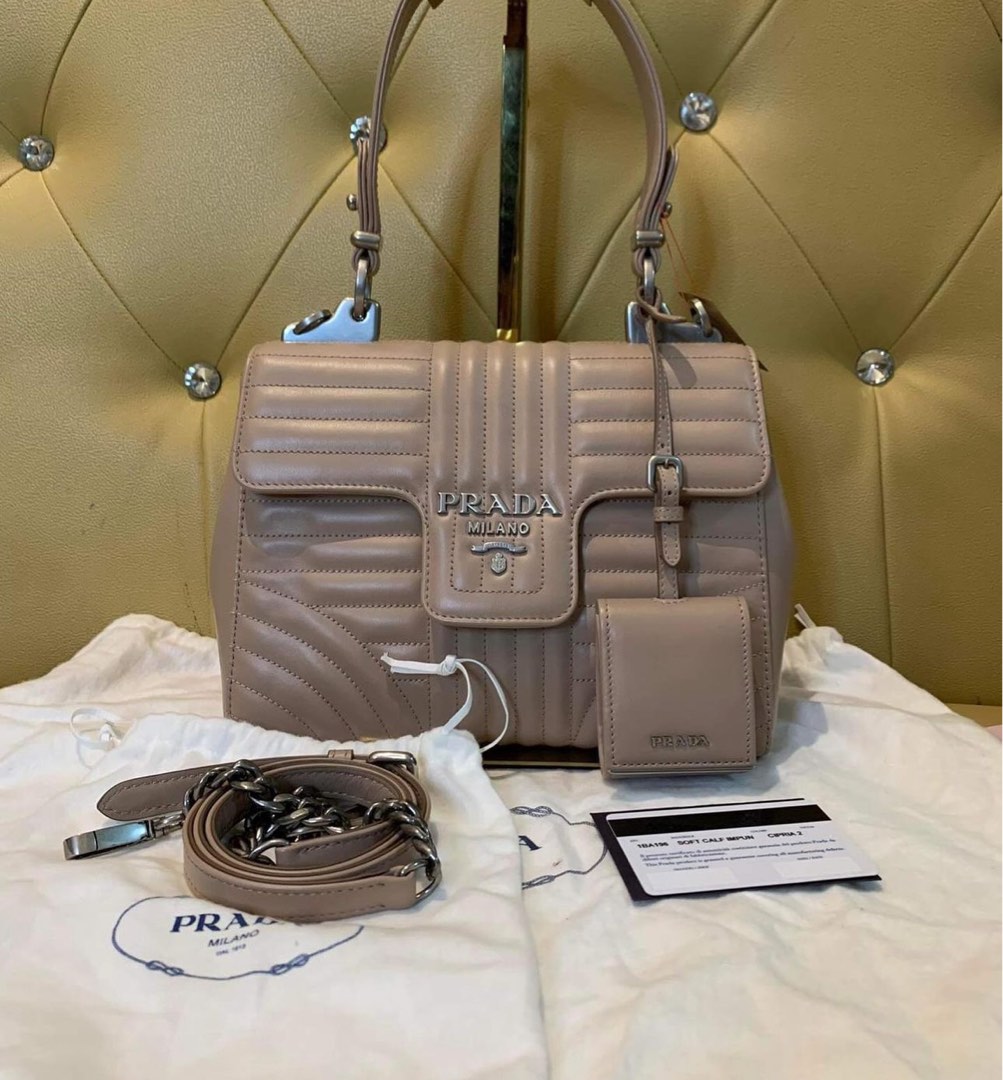 Prada diagramme flap discount