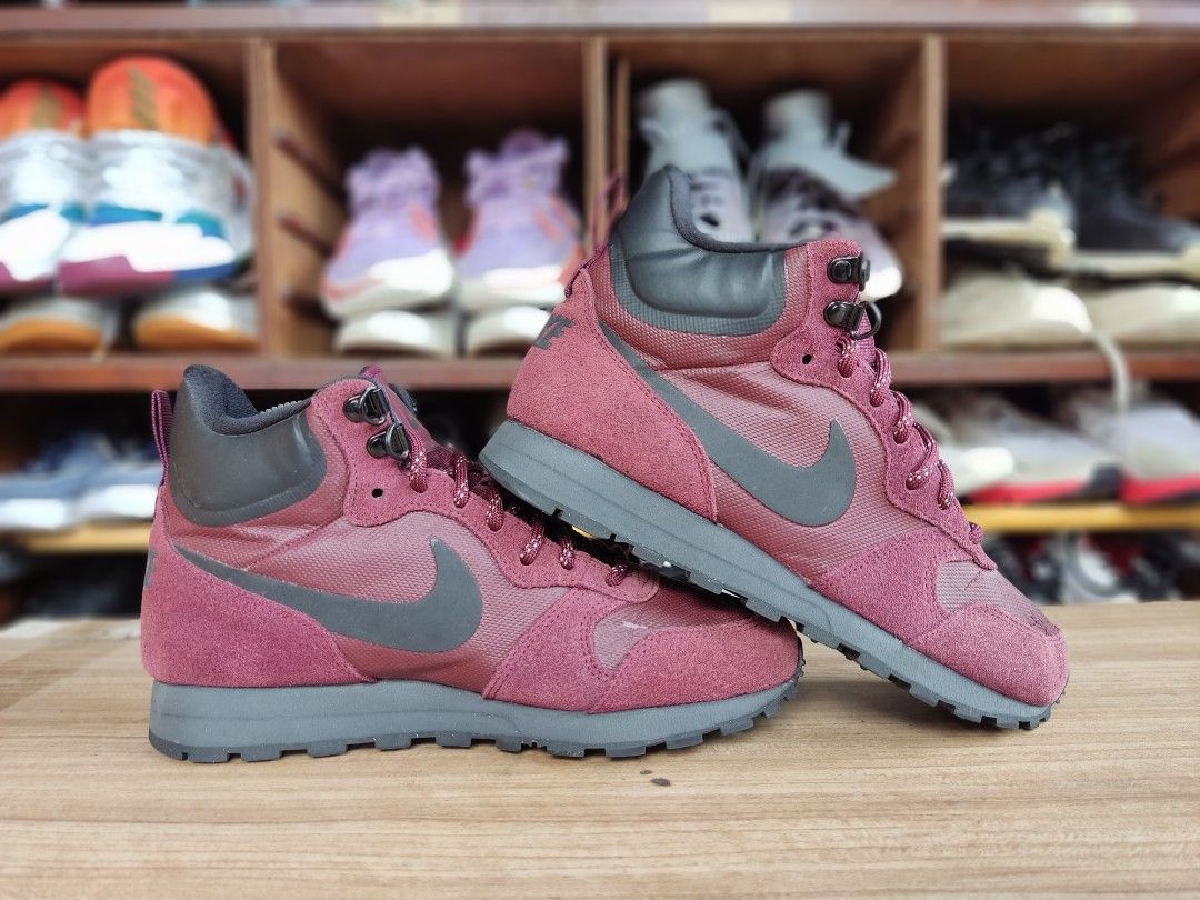 Sepatu Sneakers Nike MD Runner 2 Mid Bekas Burgundy Black Size 37.5 Kondisi 90 Fesyen Wanita Sepatu di Carousell