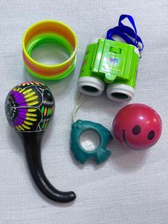 Take all: Montessori kaleidoscope, maracas, Binocular, stress ball, spring hula