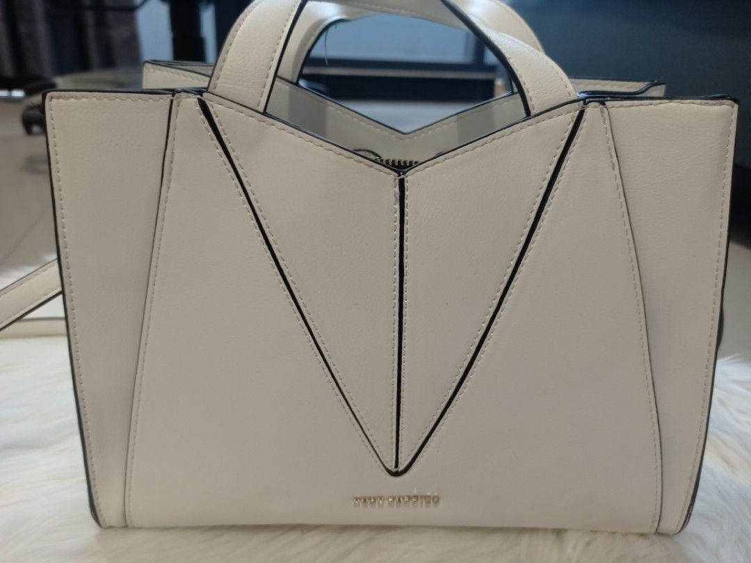 Tas putih hush puppies, Fesyen Wanita, Tas & Dompet di Carousell