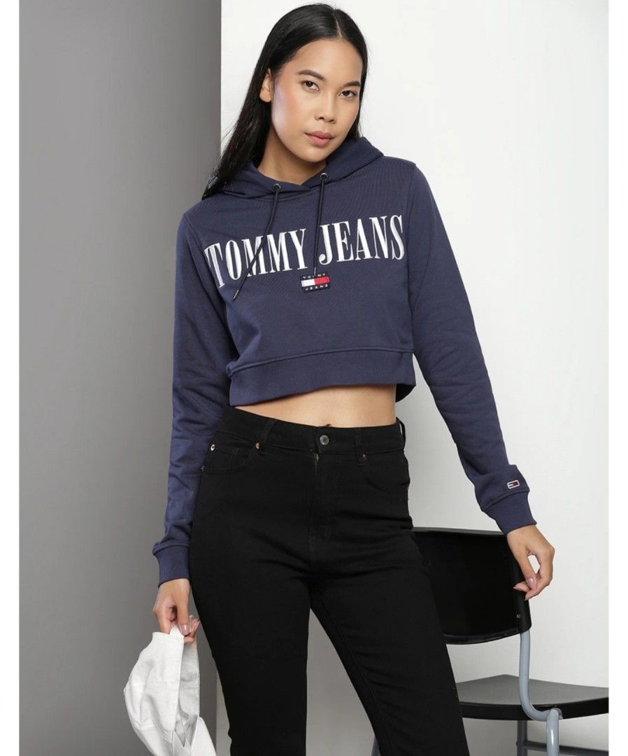 Tommy Hilfiger Women s Crop Hoodie Medium Women s Fashion Coats Jackets and Outerwear on Carousell