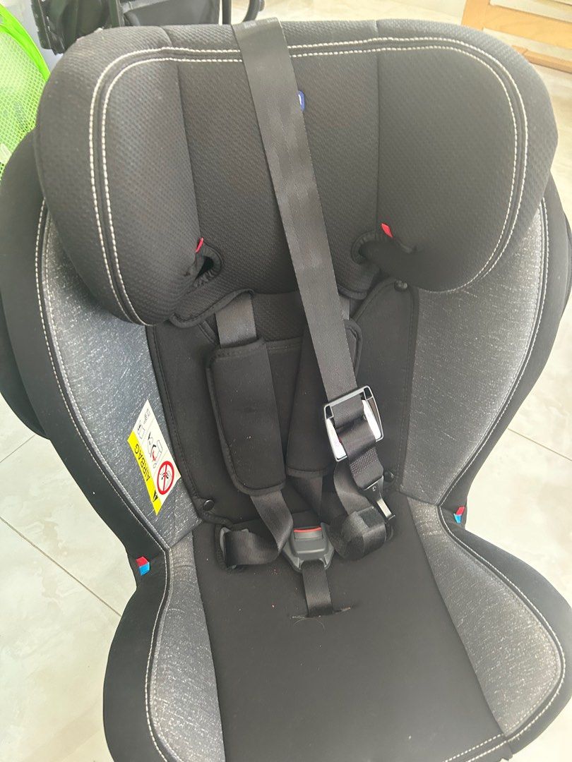 Unico Plus convertible car seat Chicco (Category: Car Seats) located in Binan City. Submitted by carol2829 (Listing ID 1304774321, Image 3). Description: Good as new. we only used it less than 5 times. baby wants to be carried. with infant seat.