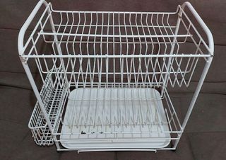 Used dish rack with tray