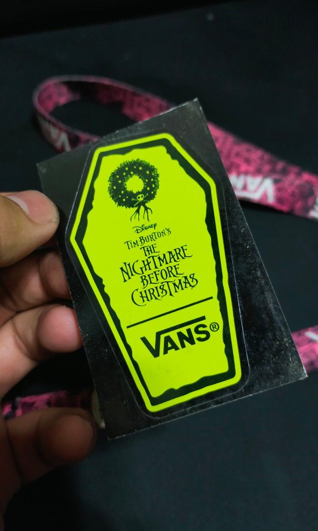 VANS LANYARD HARD TO FIND Women s Fashion Jewelry Organizers Necklaces on Carousell